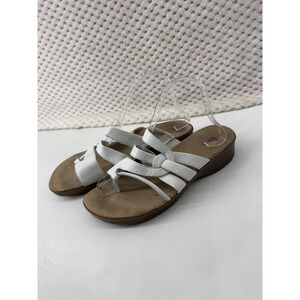 Bass Doreen Sandals Women 9M White Leather Multi-Strap Wedge Thong Slides